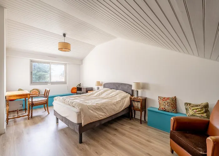 128-aux Beaux Volumes, Proche וילה *