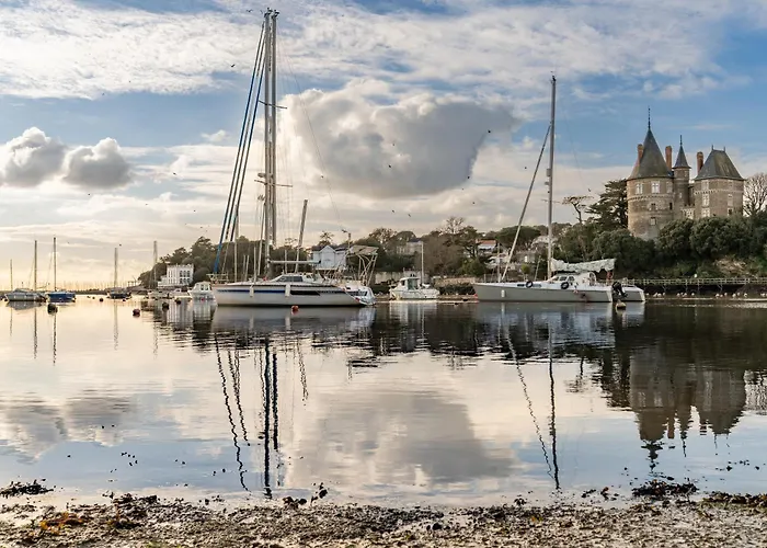 128-aux Beaux Volumes, Proche * פורניק