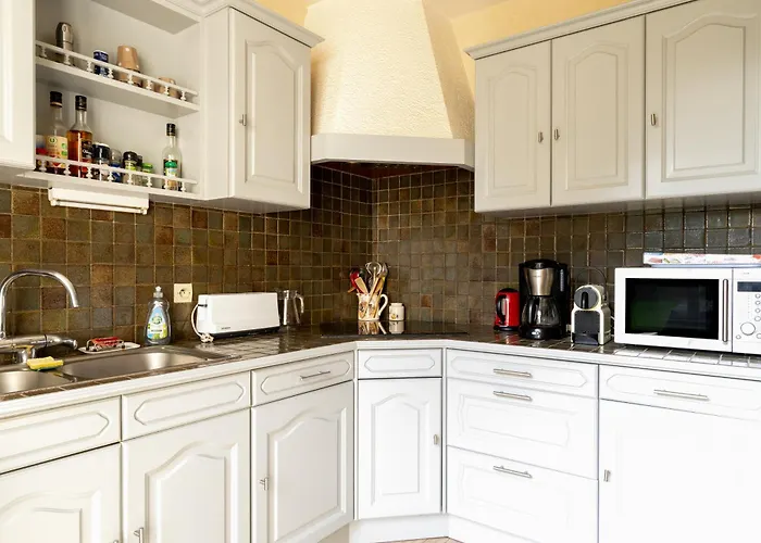 וילה 128-aux Beaux Volumes, Proche *